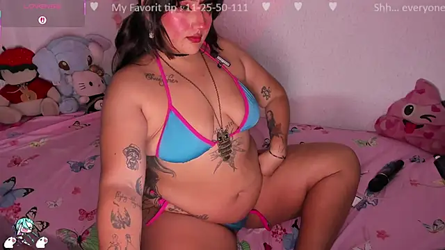 Snapshot of Emilycollei chatting on November 4, 2025, 2:54 am Emilycollei online show from November 4, 2025, 2:54 am