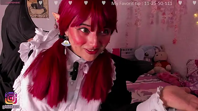 Snapshot of Emilycollei chatting on November 11, 2025, 3:17 am Emilycollei online show from November 11, 2025, 3:17 am