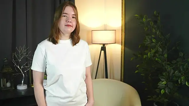Snapshot of RaySlape chatting on October 8, 2025, 7:17 am RaySlape online show from October 8, 2025, 7:17 am
