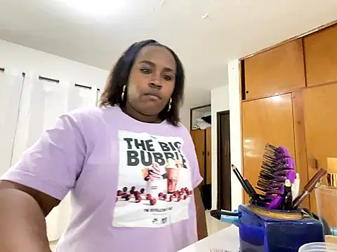 Snapshot of NaomiGrace_ chatting on October 11, 2025, 12:15 pm NaomiGrace online show from October 11, 2025, 12:15 pm