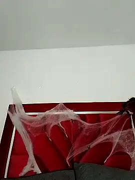 Snapshot of NaomiGrace_ chatting on October 18, 2025, 10:49 am NaomiGrace online show from October 18, 2025, 10:49 am