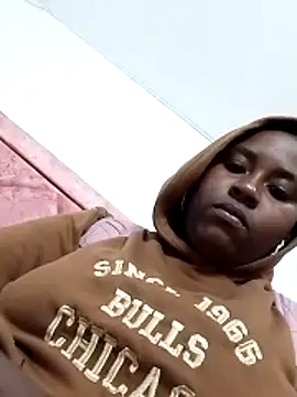 Snapshot of NaomiGrace_ chatting on November 6, 2025, 10:49 am NaomiGrace online show from November 6, 2025, 10:49 am