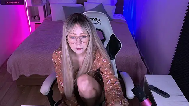 sofiisun online show from October 10, 2025, 4:11 am