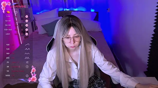 sofiisun online show from November 12, 2025, 2:12 am