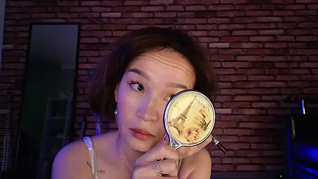 saya li1 online show from November 12, 2025, 9:47 pm