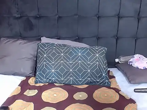 CaramelBootty online show from November 18, 2025, 6:07 am