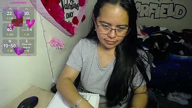 Miss  kendra  online show from April 3, 2026, 11:41 am