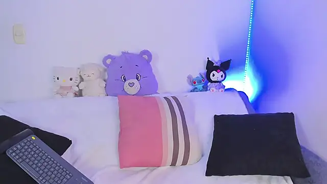 Snapshot of LucieAngels chatting on March 27, 2026, 9:53 am LucieAngels online show from March 27, 2026, 9:53 am