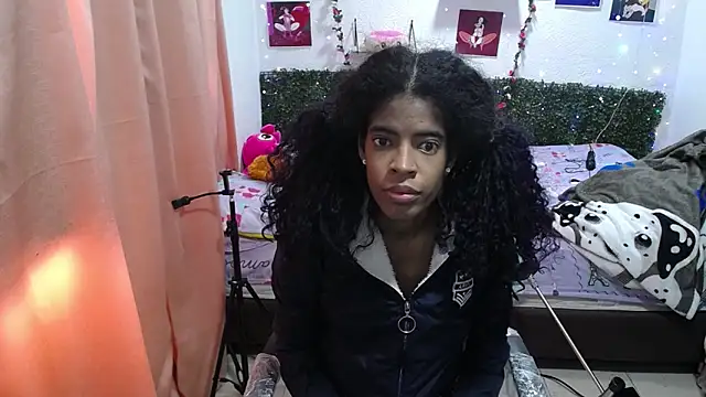 thianahorny online show from May 19, 2026, 12:55 pm