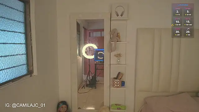 KIMMIE 01 online show from February 18, 2026, 3:41 pm