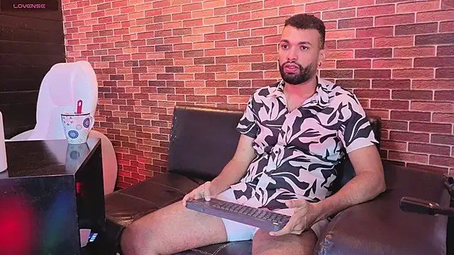 onlymen2025 online show from November 11, 2025, 7:58 pm