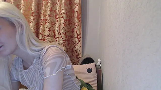 maybe doll online show from November 30, 2025, 6:45 pm