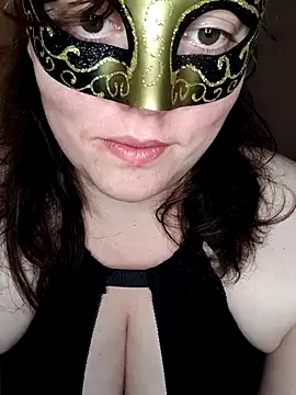 Snapshot of Larosee33 chatting on October 27, 2025, 8:13 pm Larosee33 online show from October 27, 2025, 8:13 pm