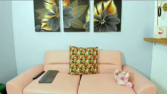 Snapshot of daniella_molina1 chatting on October 10, 2025, 1:54 pm daniella molina1 online show from October 10, 2025, 1:54 pm