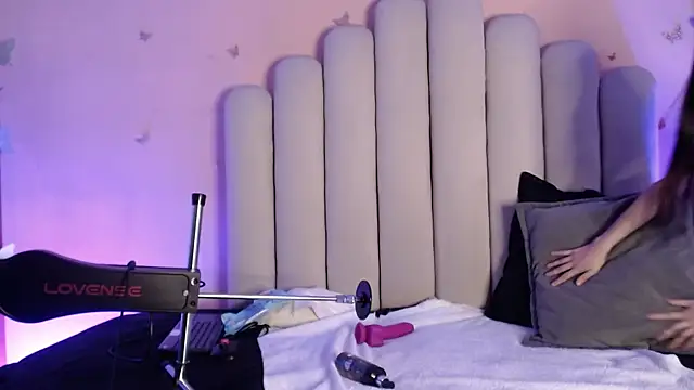 Snapshot of SweetRenata_ chatting on October 20, 2025, 11:21 am SweetRenata online show from October 20, 2025, 11:21 am