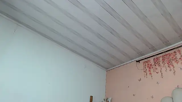 Snapshot of SweetRenata_ chatting on October 26, 2025, 11:16 am SweetRenata online show from October 26, 2025, 11:16 am