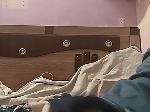 vickymtrb online show from December 21, 2025, 7:21 pm