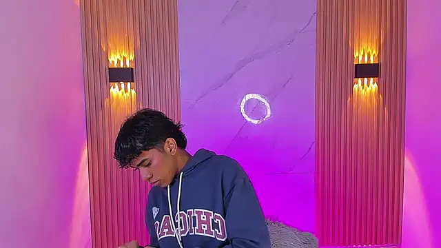 Ethan thouse online show from December 4, 2025, 7:11 pm