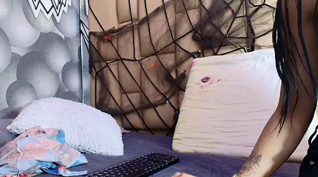 Snapshot of hannah_teehn chatting on October 23, 2025, 7:12 pm hannah teehn online show from October 23, 2025, 7:12 pm