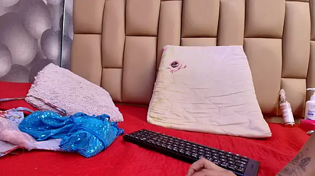 Snapshot of hannah_teehn chatting on November 10, 2025, 7:57 pm hannah teehn online show from November 10, 2025, 7:57 pm