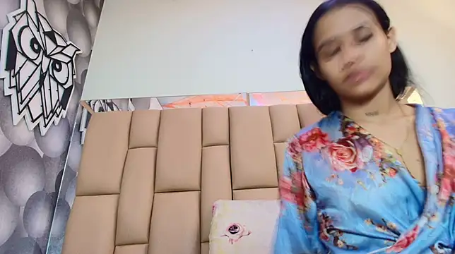 Snapshot of hannah_teehn chatting on November 11, 2025, 7:14 pm hannah teehn online show from November 11, 2025, 7:14 pm