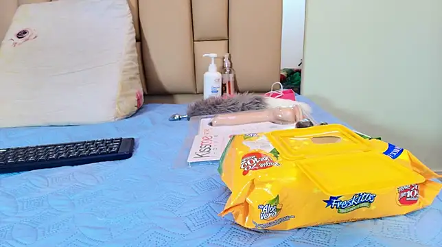 Snapshot of hannah_teehn chatting on November 13, 2025, 7:13 pm hannah teehn online show from November 13, 2025, 7:13 pm