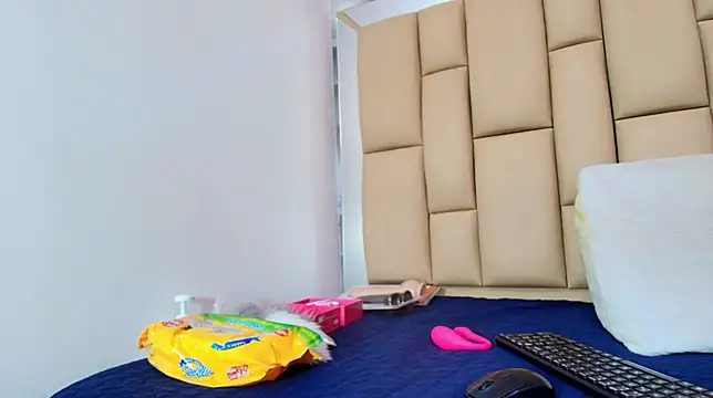 Snapshot of hannah_teehn chatting on November 14, 2025, 7:12 pm hannah teehn online show from November 14, 2025, 7:12 pm