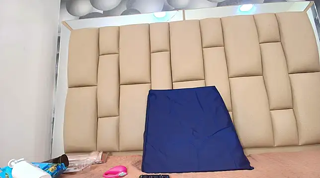 Snapshot of hannah_teehn chatting on November 25, 2025, 7:14 pm hannah teehn online show from November 25, 2025, 7:14 pm