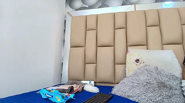 Snapshot of hannah_teehn chatting on November 28, 2025, 7:05 pm hannah teehn online show from November 28, 2025, 7:05 pm