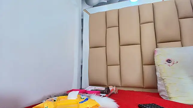 Snapshot of hannah_teehn chatting on December 2, 2025, 7:09 pm hannah teehn online show from December 2, 2025, 7:09 pm