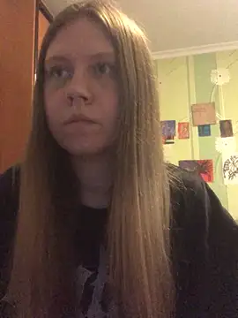 LunaVirelle online show from April 20, 2026, 3:48 pm