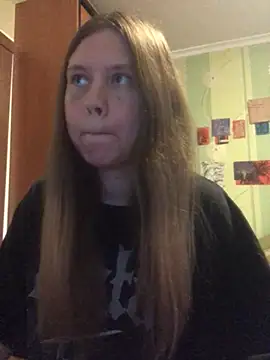 Snapshot of LunaVirelle chatting on July 19, 2026, 5:38 pm LunaVirelle online show from July 19, 2026, 5:38 pm