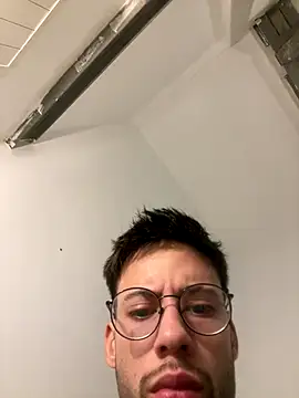 Snapshot of Maryanit chatting on November 14, 2025, 12:31 am Maryanit online show from November 14, 2025, 12:31 am