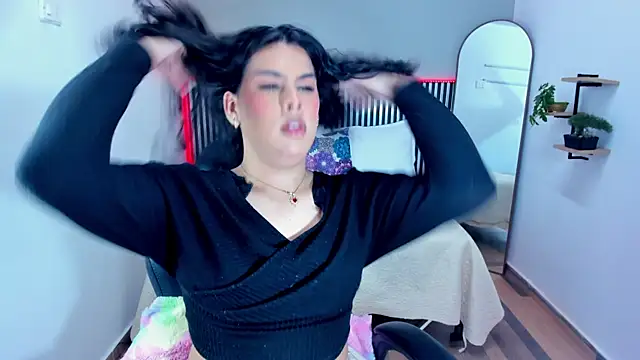 Snapshot of Little_Alli chatting on November 15, 2025, 12:52 am Little Alli online show from November 15, 2025, 12:52 am