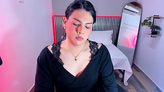 Snapshot of Little_Alli chatting on February 2, 2026, 10:41 pm Little Alli online show from February 2, 2026, 10:41 pm