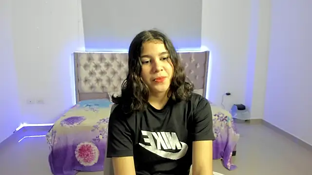 Snapshot of beiby_glow chatting on October 9, 2025, 1:53 pm beiby glow online show from October 9, 2025, 1:53 pm