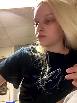 lexuslover687 online show from April 15, 2026, 8:43 am