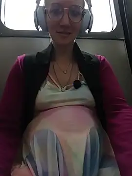 Lucy colee online show from December 18, 2025, 7:53 pm