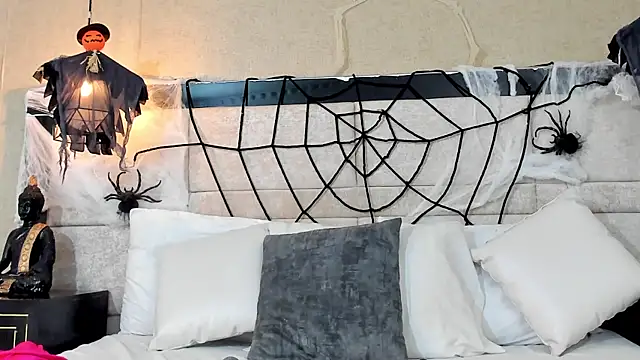 Snapshot of RousseWalker chatting on October 25, 2025, 1:07 pm RousseWalker online show from October 25, 2025, 1:07 pm