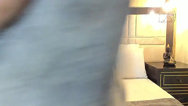 Snapshot of RousseWalker chatting on November 12, 2025, 12:05 pm RousseWalker online show from November 12, 2025, 12:05 pm