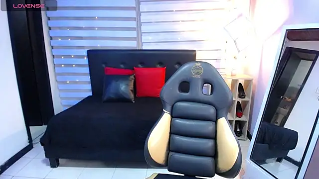 Snapshot of Kendall_rossii_ chatting on October 28, 2025, 3:10 am Kendall rossii online show from October 28, 2025, 3:10 am