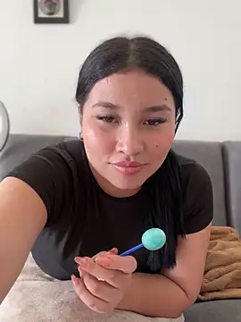 Snapshot of Vicky_bloonde chatting on October 8, 2025, 7:44 pm Vicky bloonde online show from October 8, 2025, 7:44 pm
