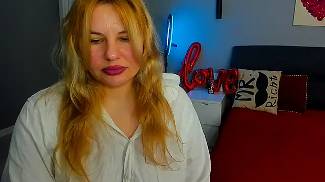 Passion-Blondy online show from February 18, 2026, 9:00 pm