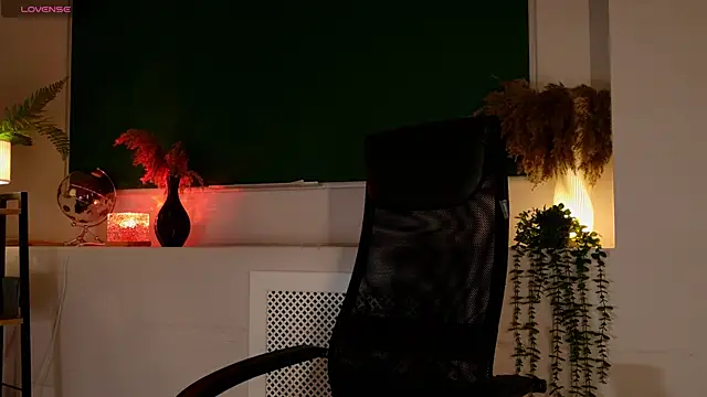 ClaireMathis online show from August 3, 2026, 3:05 pm