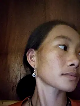 Snapshot of gio-thu chatting on October 8, 2025, 8:12 am gio-thu online show from October 8, 2025, 8:12 am