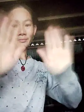 gio-thu online show from October 18, 2025, 1:08 am