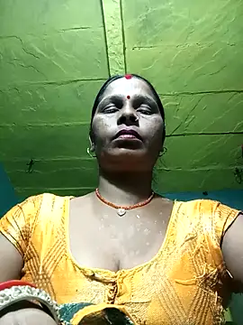 Snapshot of Rt_shreya chatting on October 20, 2025, 5:24 pm Rt shreya online show from October 20, 2025, 5:24 pm