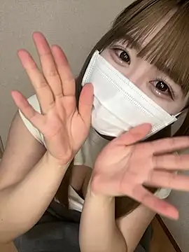 Snapshot of _Minami_x chatting on October 10, 2025, 10:14 am Minami x online show from October 10, 2025, 10:14 am