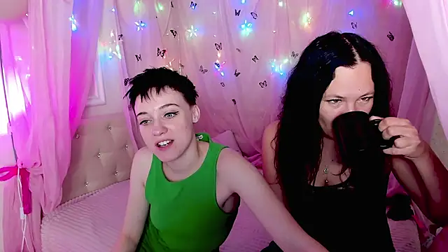 Snapshot of Victoria_Panther chatting on November 15, 2025, 6:00 am Victoria Panther online show from November 15, 2025, 6:00 am