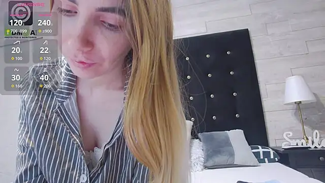 Snapshot of Ella_Lizzie chatting on November 3, 2025, 6:53 pm Ella Lizzie online show from November 3, 2025, 6:53 pm